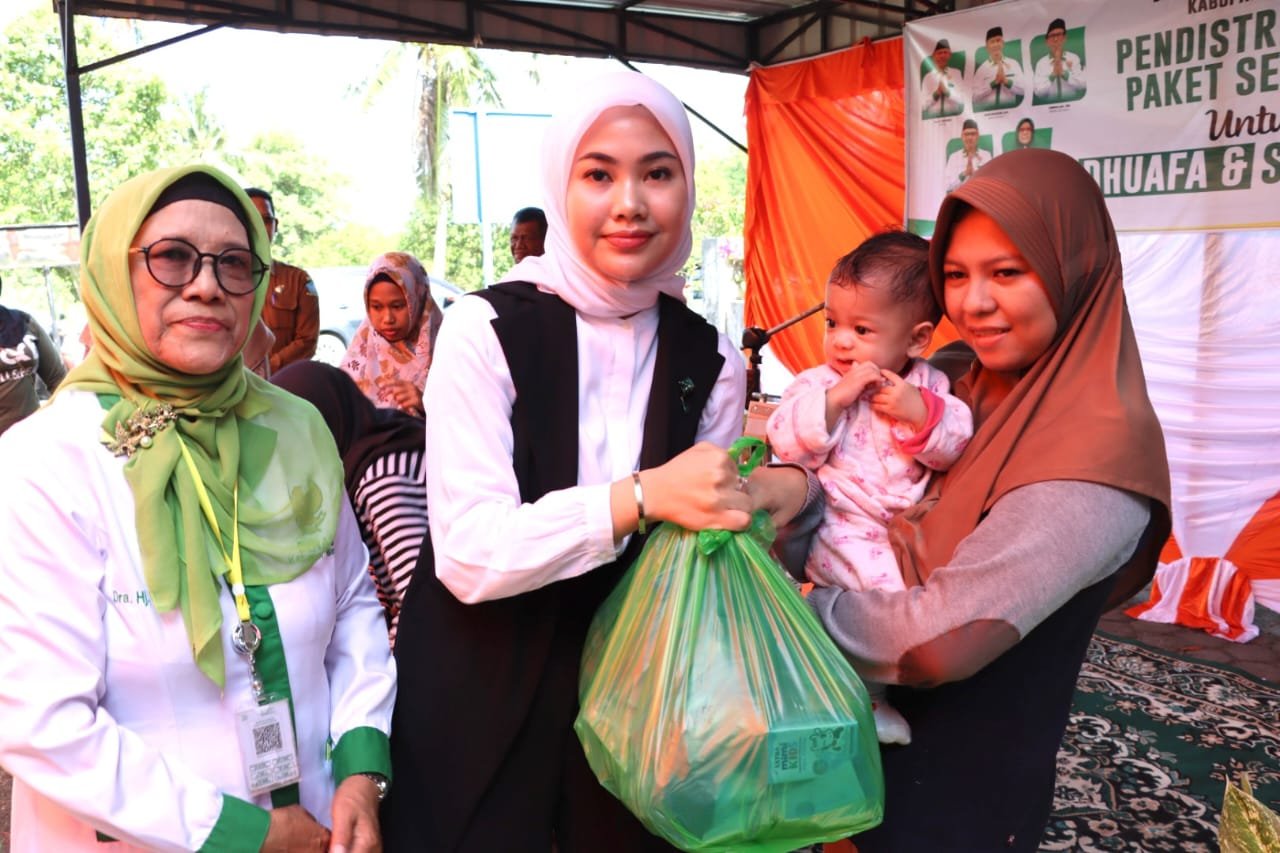 Ketua PPK Bintan Hafizah Bersama Baznas Distribusikan Sembako Dhuafa dan Stunting.