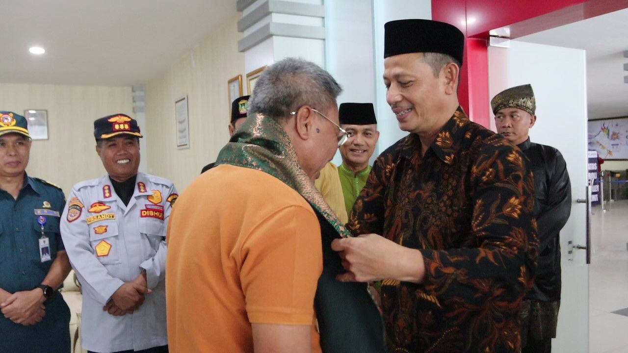 Kadisbudpar Tanjungpinang Lepas Keberangkatan Wisatawan Asal Singapura