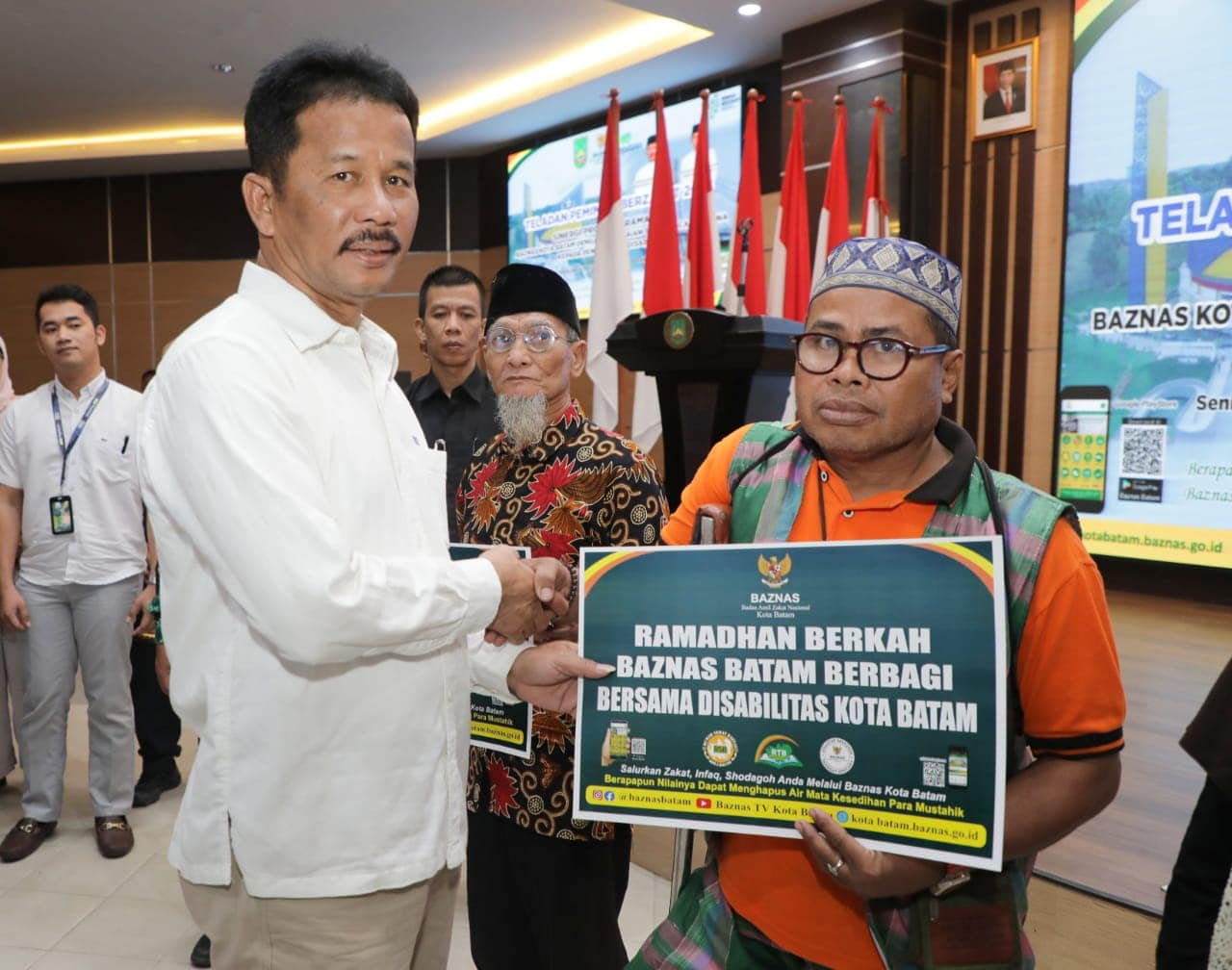 Wali Kota Batam Raih Penghargaan BAZNAS Award 2024