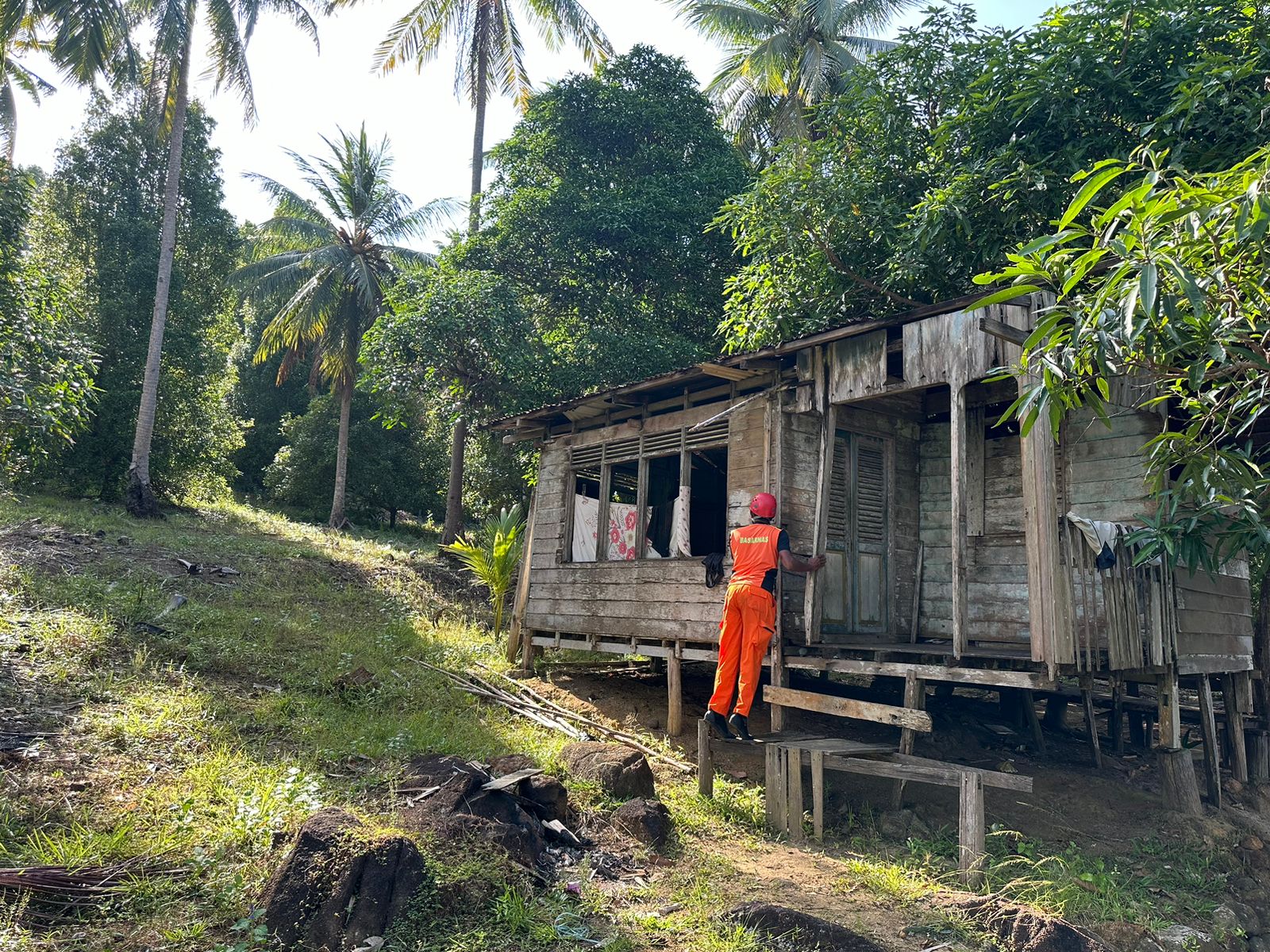 Nenek Usia 70 Tahun Warga Desa Selaut Dikabarkan Hilang, Tim SAR Natuna Lakukan Pencarian.