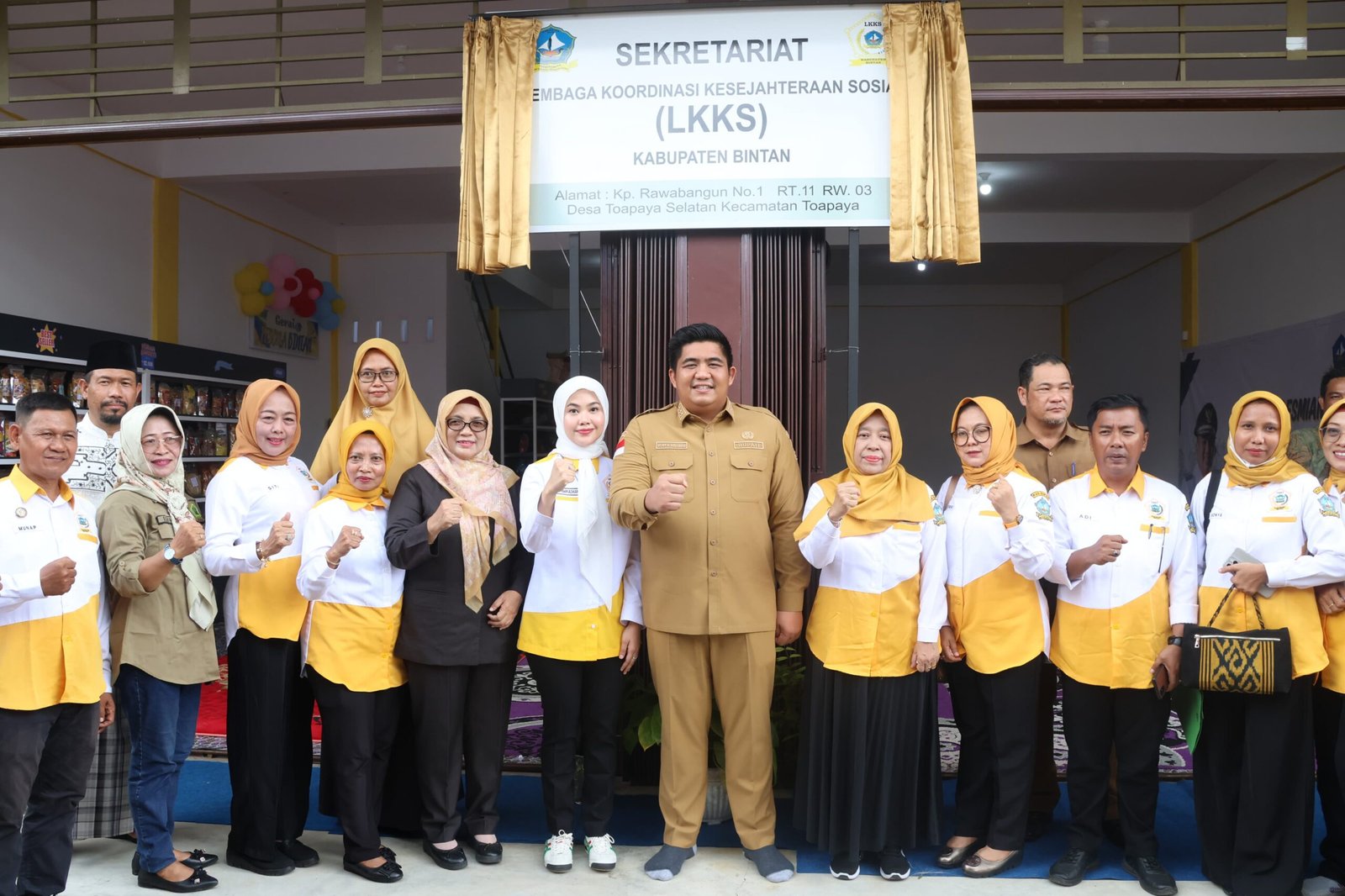 Bupati Roby Resmikan Sekretariat LKKS Bintan.