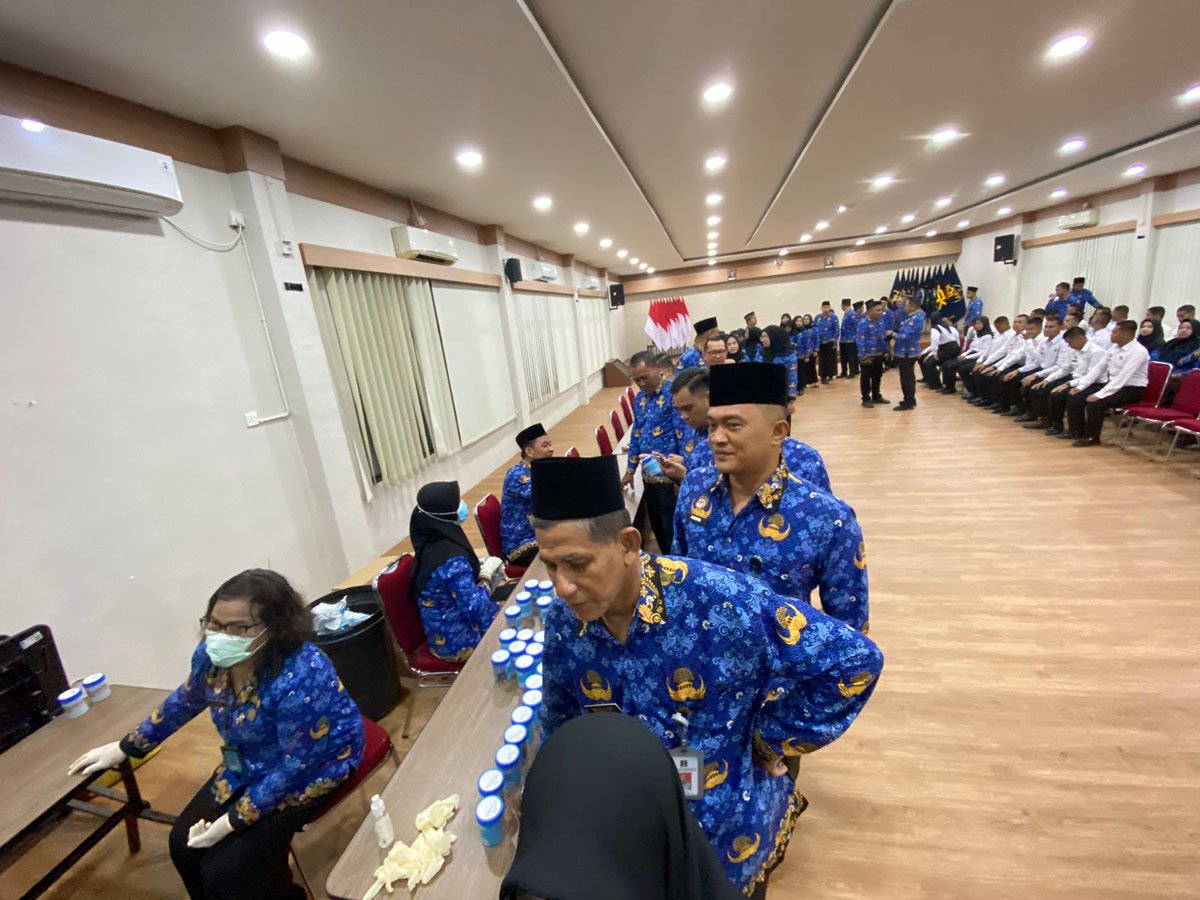 Ratusan ASN Kanwil Kemenkumham Kepri Jalani Tes Urine Mendadak.