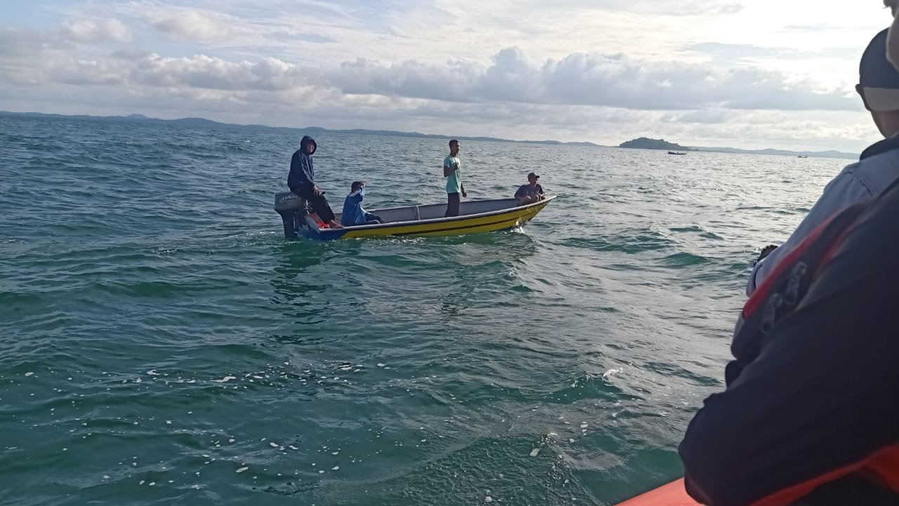 SAR Tanjungpinang Cari Nelayan Hilang di Perairan Pangkil, Pompong Korban Diduga Tenggelam.