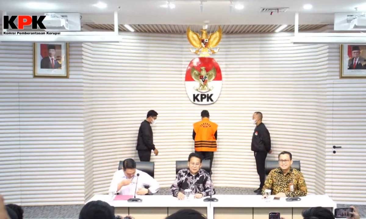 Bupati Sidoarjo Ditahan KPK Atas Dugaan Korupsi Insentif ASN