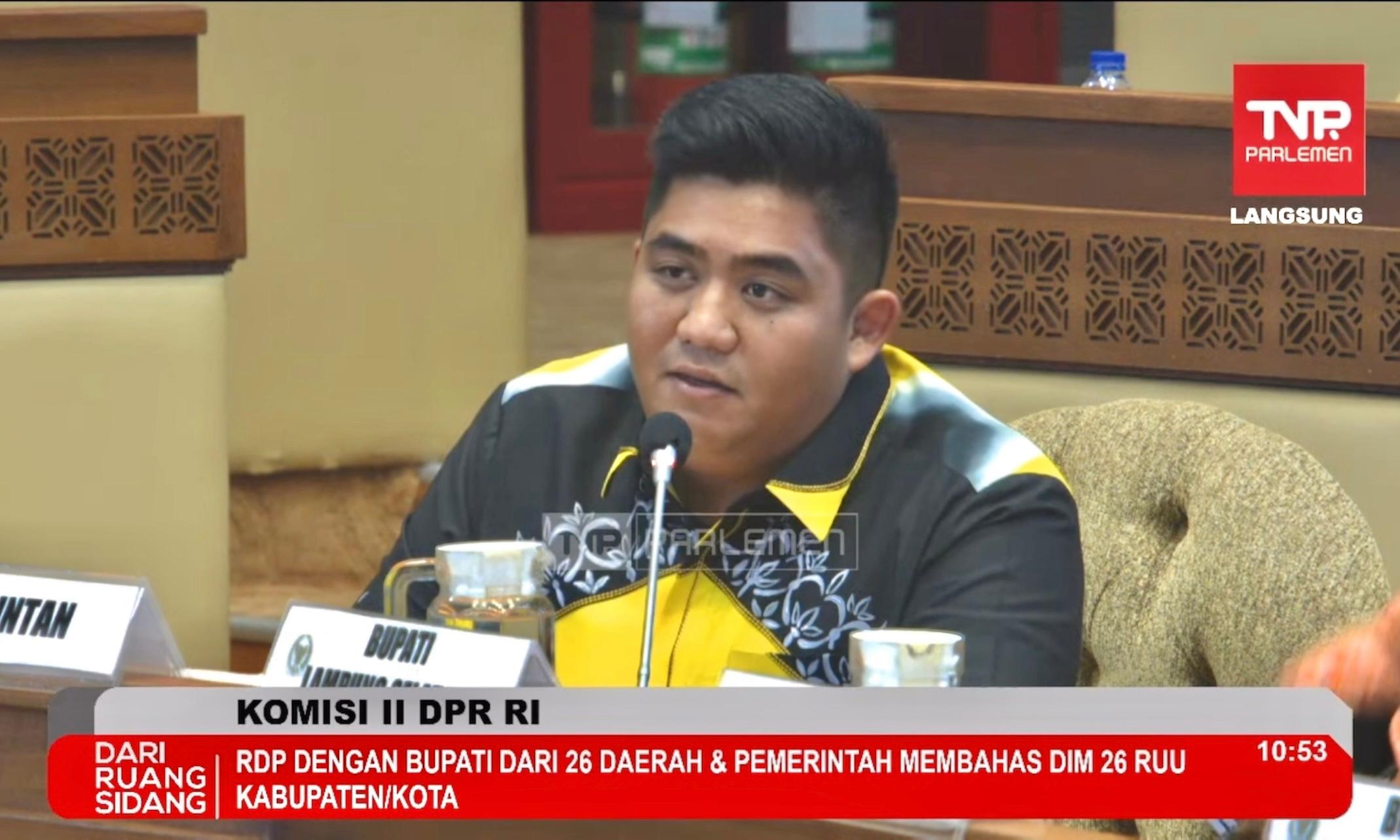 Bupati Roby Sampaikan Pandangan Dalam Rapat Panja Terkait 26 RUU Kabupaten/Kota Bersama Komisi II DPR RI.