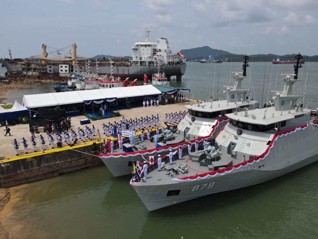 Perkuat Armada, KASAL Resmikan Dua Kapal Perang di Batam