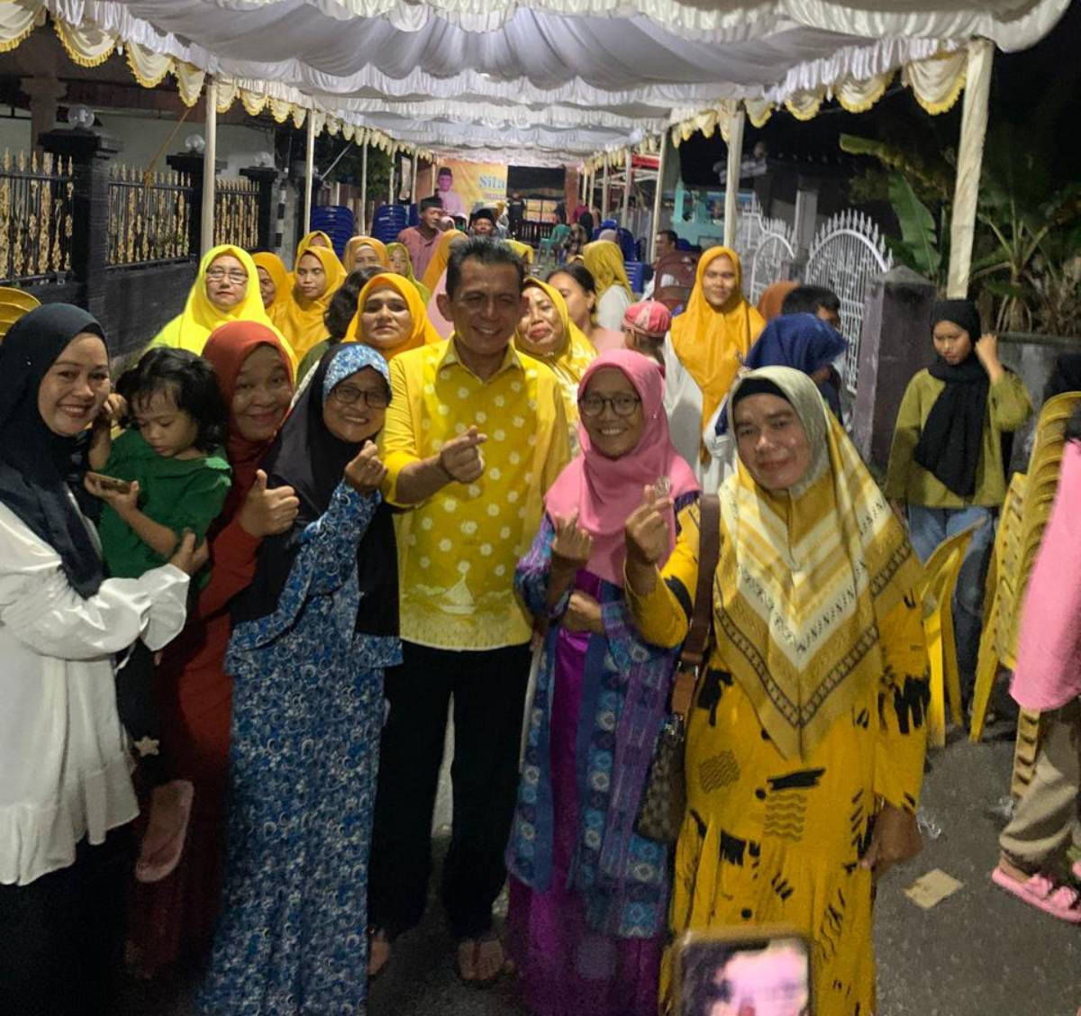 Emak-emak di Tanjungpinang Sebut, Pandai Agama dan Bangun daerah sampai ke Kampung Hanya Ansar Ahmad.
