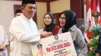 Pemprov Kepri Salurkan Bantuan Modal Rp 1,965 Miliar untuk 1.965 UMKM di Tanjungpinang