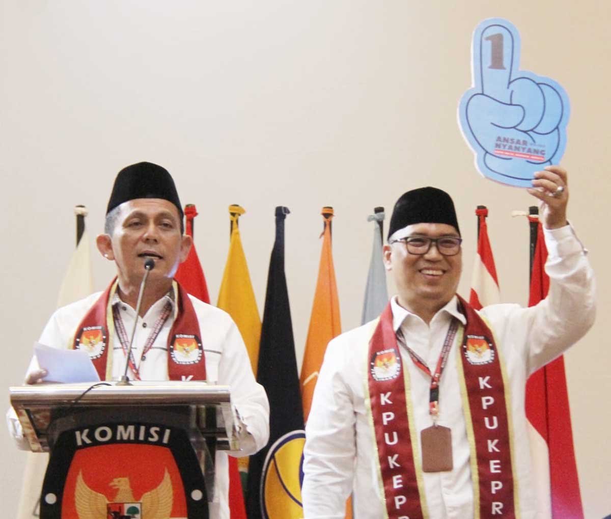 Ansar-Nyanyang Dapat Nomor Urut 1 di Pilkada Kepri, Pendukung Soraki Lanjutkan!