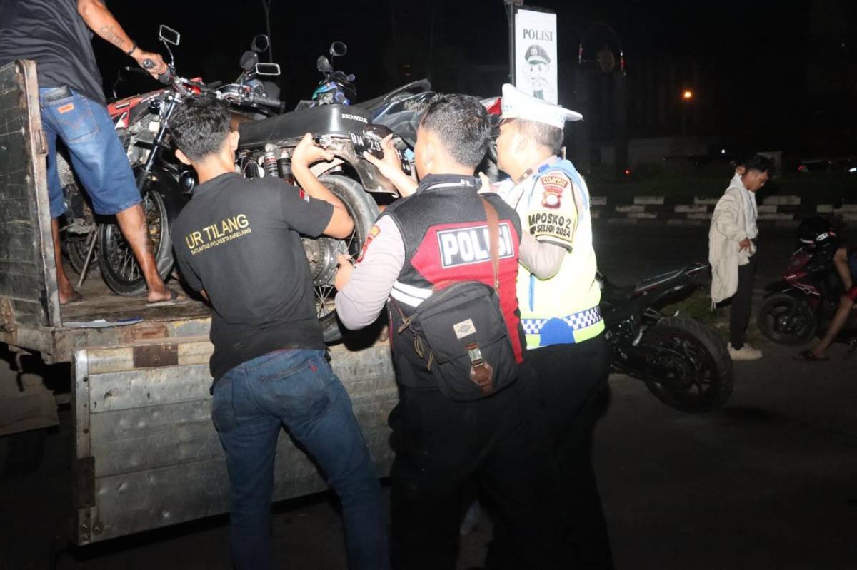 81 Motor Berknalpot Brong Diangkut Polisi Saat Penertiban Balap Liar di Batam.