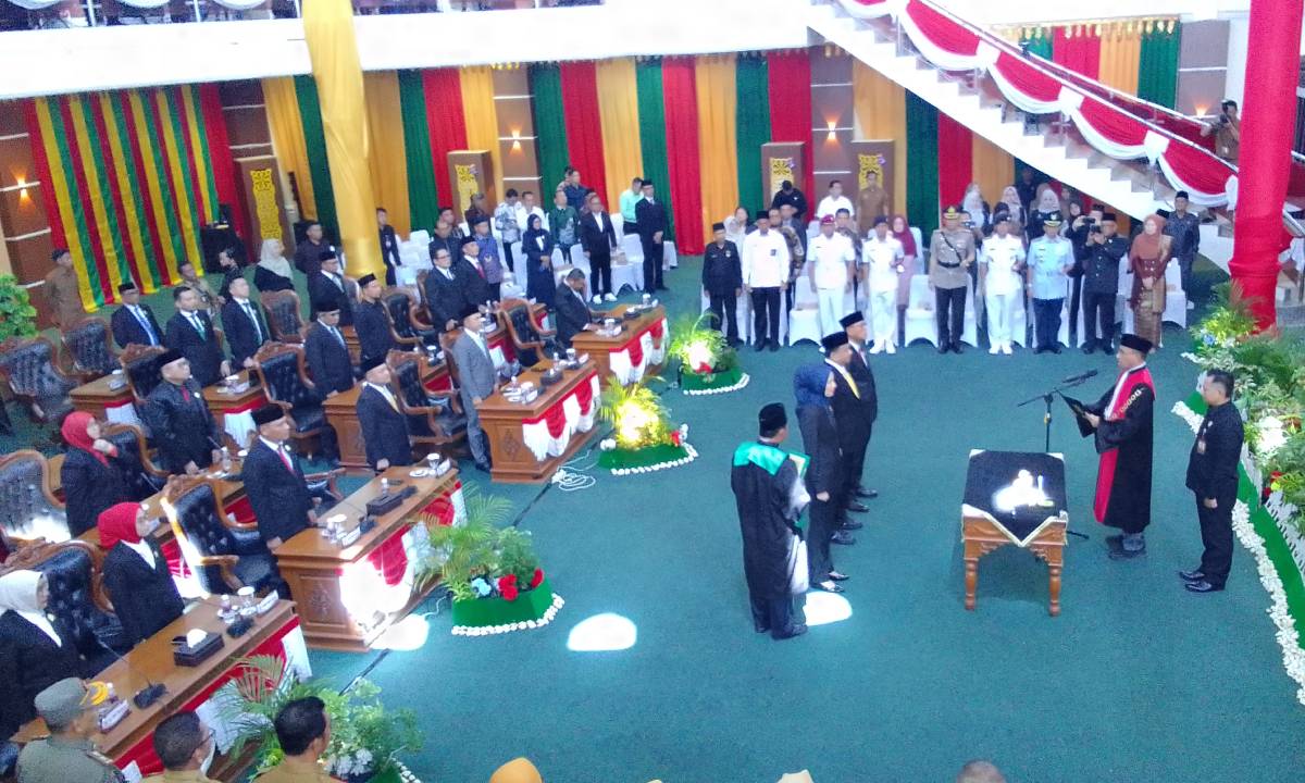 Agus Djurianto Resmi Jabat Sebagai Ketua DPRD Tanjungpinang Periode 2024-2029..