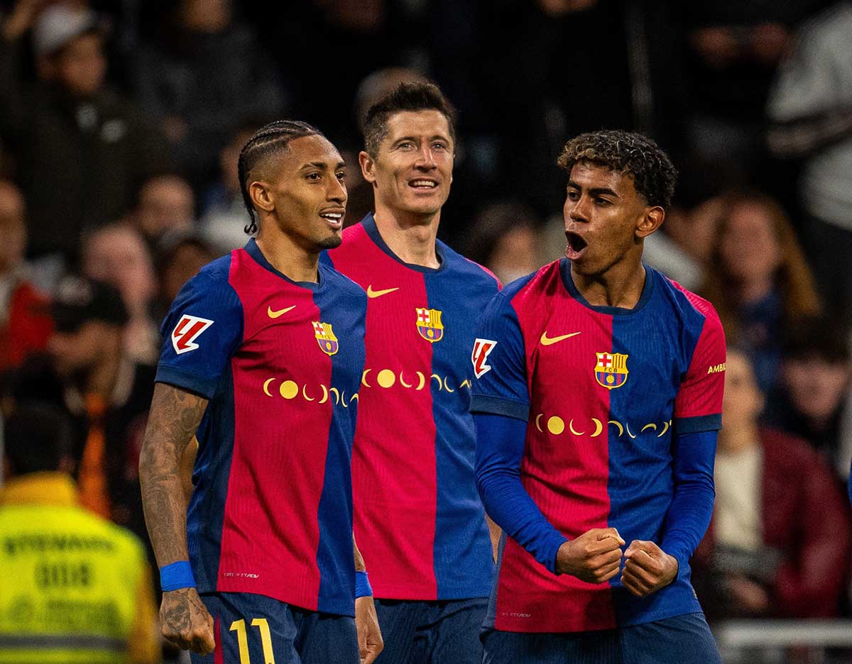 Barcelona Bantai Real Madrid 4-0 di Kandang, Lewandowski Cetak Brace