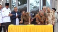 Sekda Adi Prihantara Resmikan Purnapugar Vihara Tirta Maitreya Senggarang.