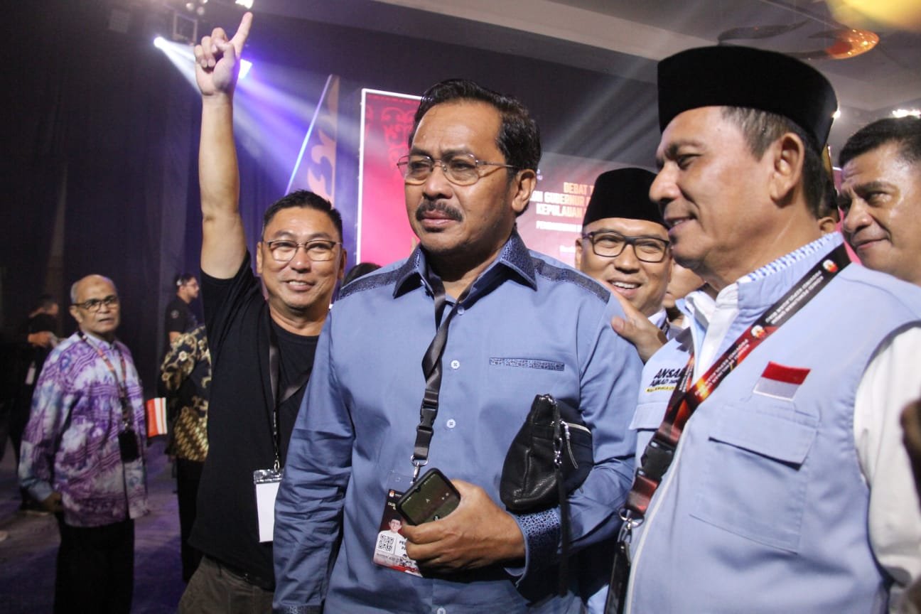 Momen Haru Debat Pilgub Kepri, Nurdin Basirun Bangga pada Ansar Ahmad