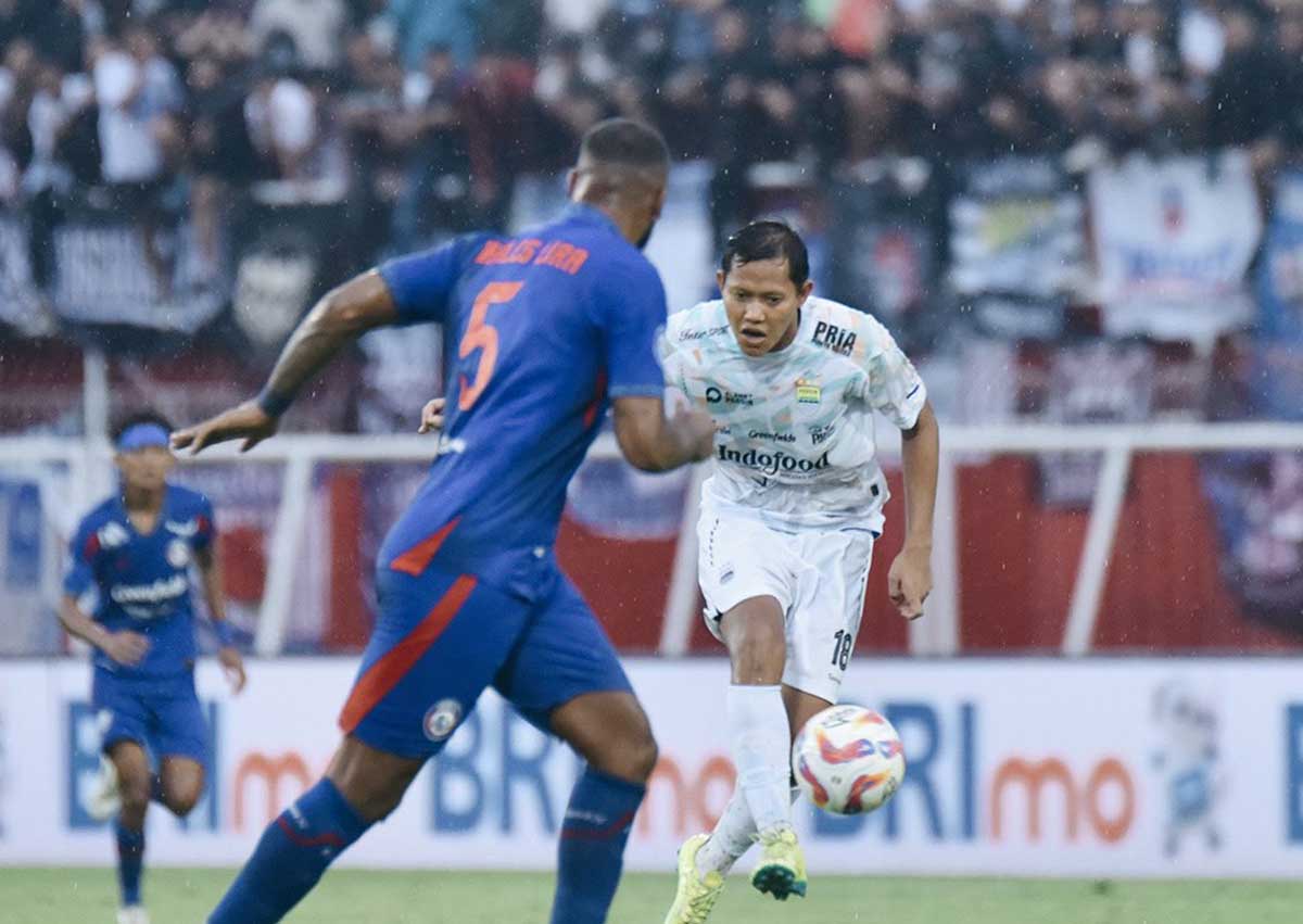 Persib Bandung Taklukkan Arema FC 3-1, Kokoh di Puncak Klasemen Liga 1
