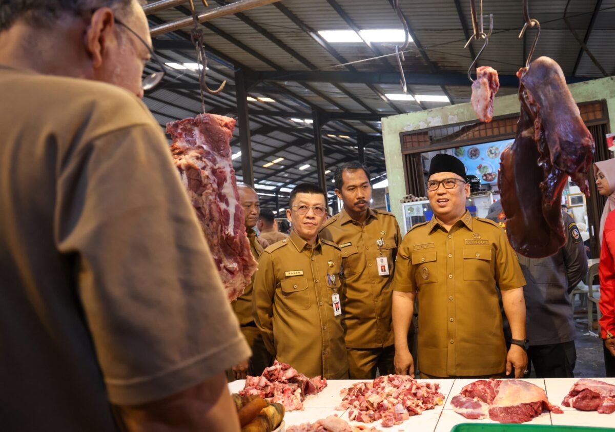 Jelang Ramadan, Wagub Nyanyang Sidak Pasar dan Bulog Pastikan Stok Aman