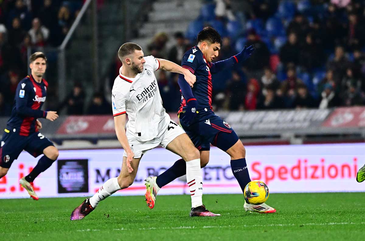 AC Milan Tumbang di Markas Bologna, Gagal Dekati Empat Besar