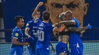 Persib Bandung Unggul 8 Poin di Puncak Klasemen Liga 1, Simak Daftar Lengkapnya