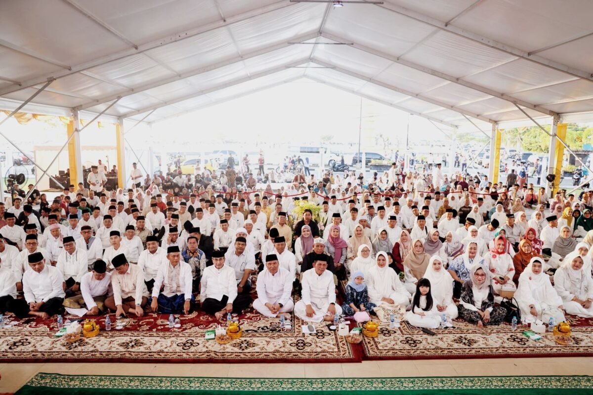 Gubernur Kepri Gelar Buka Puasa Bersama dan Serahkan Santunan untuk Anak Yatim