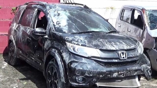 Detik-detik Honda BR-V Masuk Laut: Terekam CCTV Melaju Mundur dengan Kecepatan Tinggi