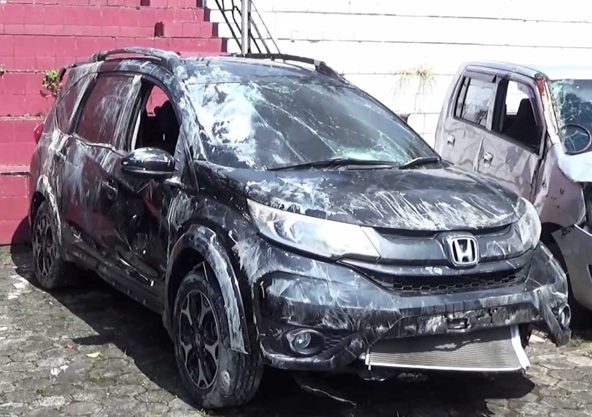 Detik-detik Honda BR-V Masuk Laut: Terekam CCTV Melaju Mundur dengan Kecepatan Tinggi