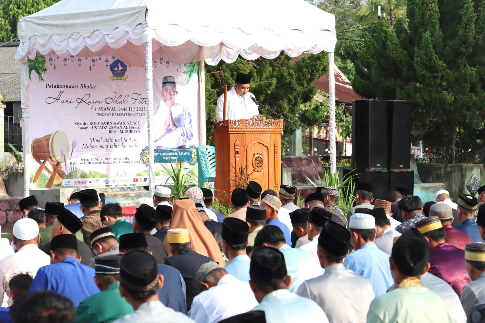 Shalat Idul Fitri 1446 H di Bintan: Ribuan Jamaah Padati GOR Kawal, Bupati Roby Jadi Khatib