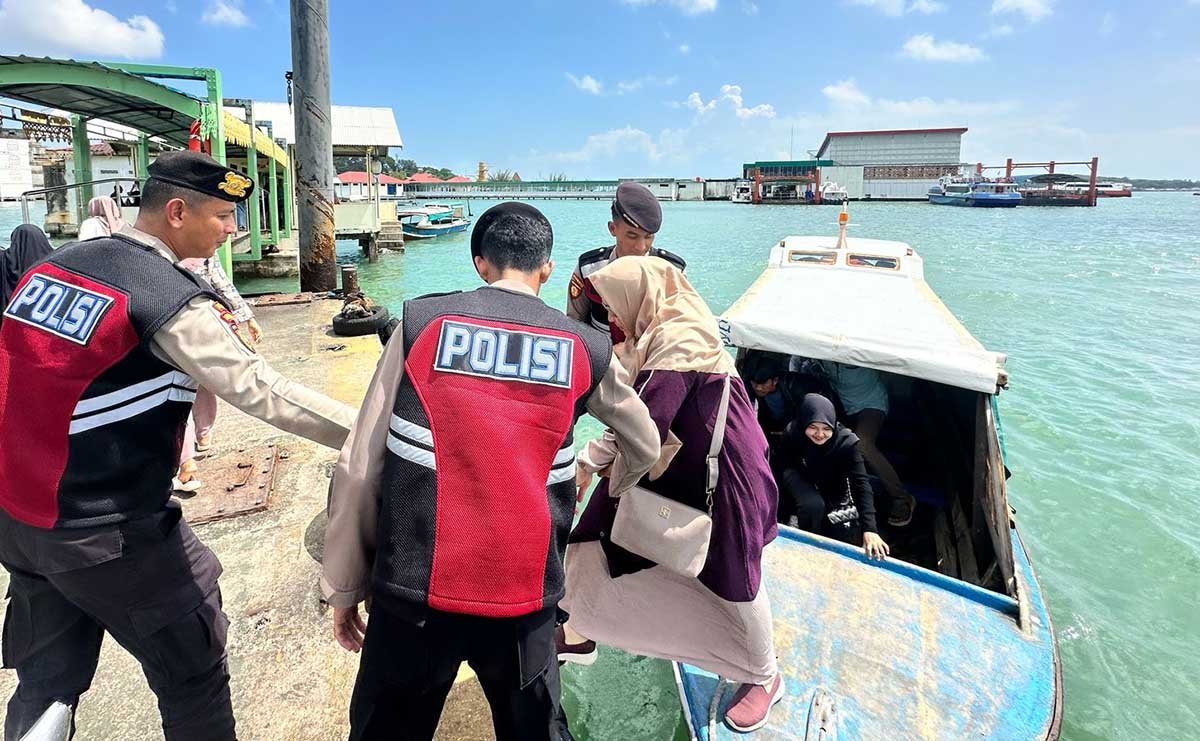 Polisi Amankan Mobilitas Wisatawan ke Pulau Penyengat saat Libur Idul Fitri