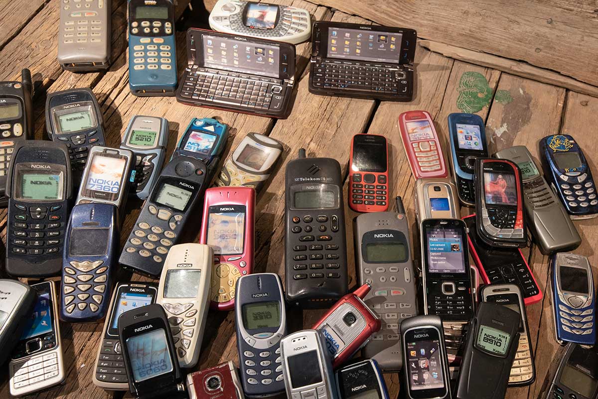 Gen Z Tinggalkan Smartphone, Pilih Handphone Jadul Demi Kesehatan Mental