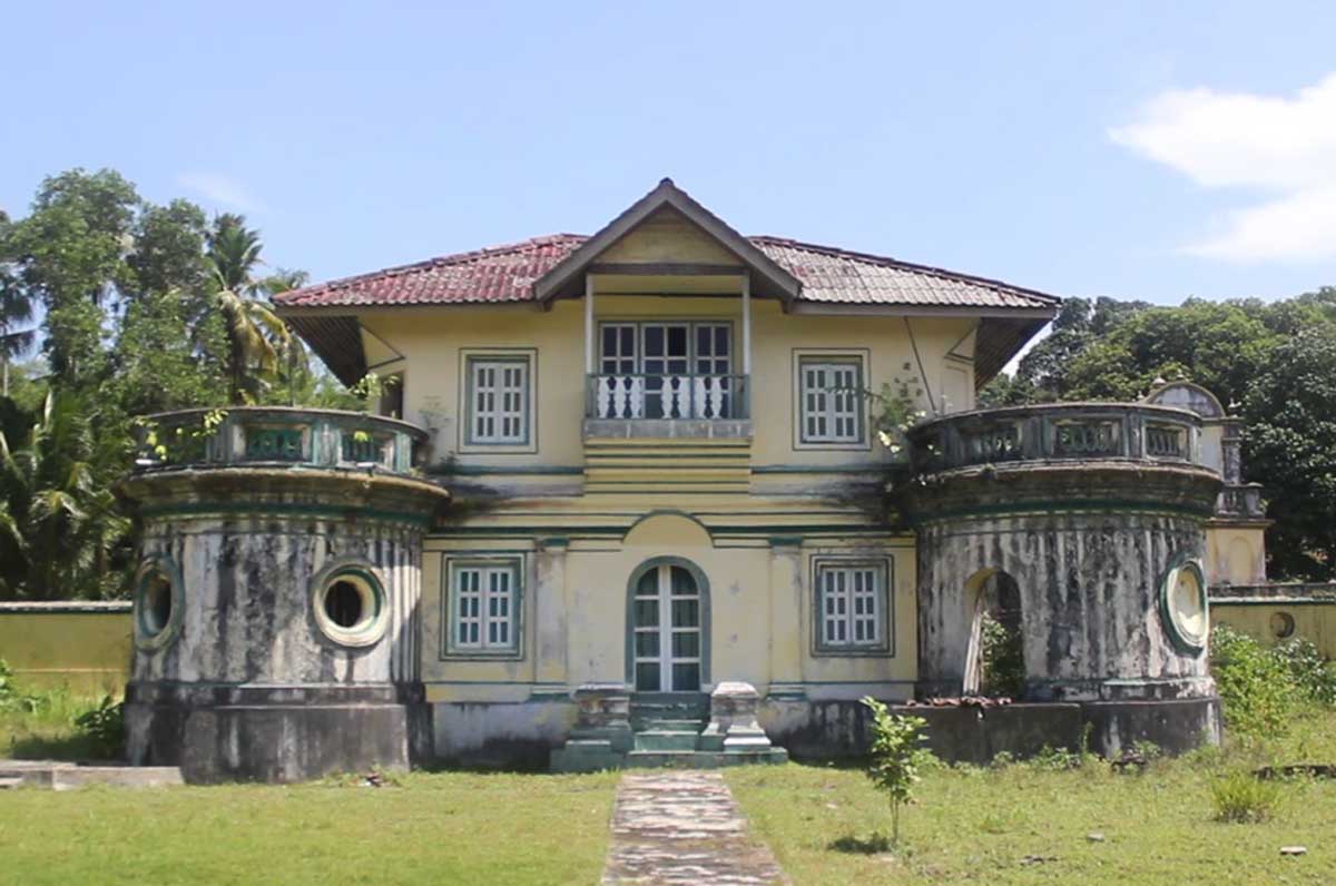Dari Masjid Putih Telur hingga Benteng Perlawanan, Inilah Pesona Pulau Penyengat