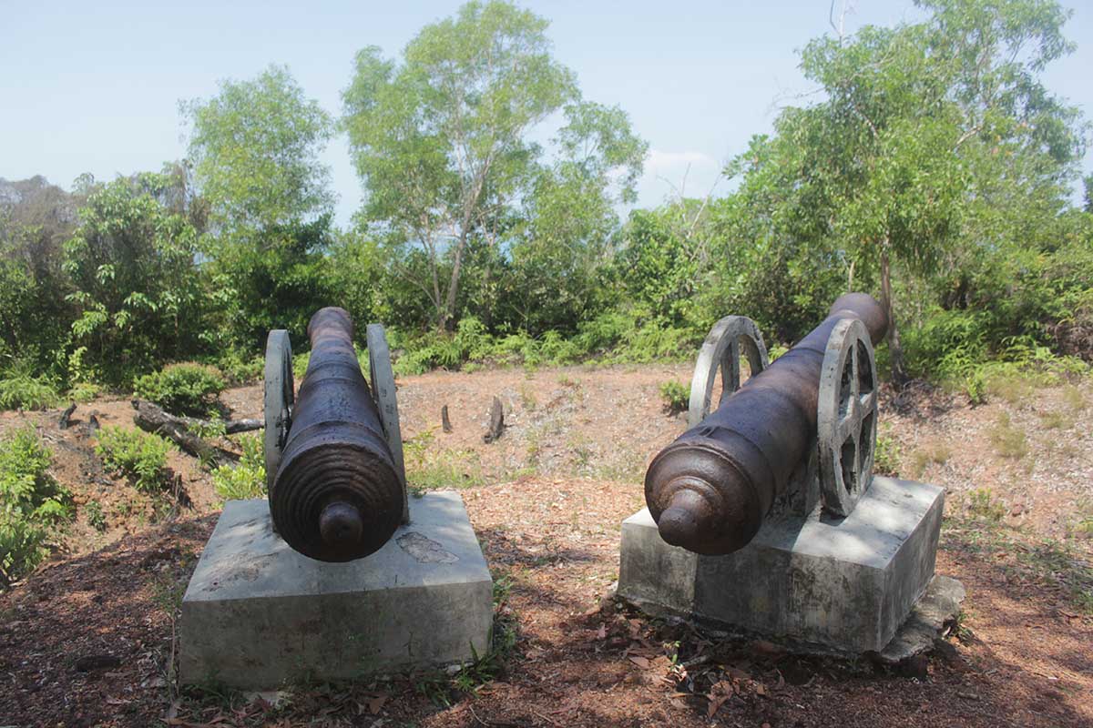 Pulau Penyengat Tak Sekadar Masjid, Ada Benteng Tua Penuh Sejarah di Bukit Kursi