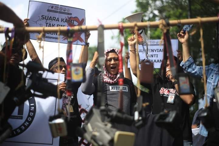 Pekerja Media Hadapi Tantangan Berat di Hari Buruh Dunia: Upah Rendah, PHK Sepihak, dan Eksploitasi