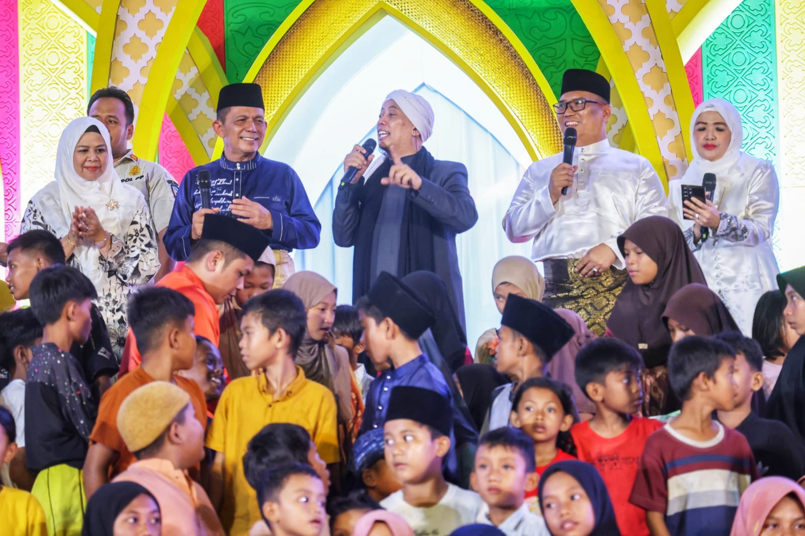 Seleksi Tilawatil Quran dan Hadist (STQH) XI tingkat Provinsi Kepulauan Riau resmi ditutup dengan suasana hangat dan penuh makna di Gedung Daerah Tanjungpinang, Rabu (25/6/2025) malam.