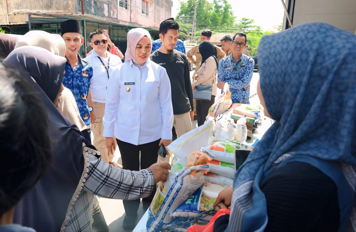Minyak Cuma Rp15 Ribu, Ayam Segar Rp38 Ribu, Intip Pasar Murah Bintan Jelang Iduladha