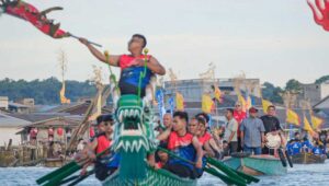 Serunya Lomba Perahu Naga di Tanjungpinang, Meriahkan Tradisi Sembahyang Laut
