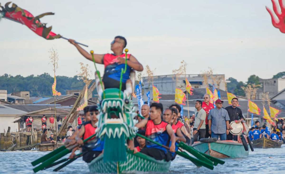 Serunya Lomba Perahu Naga di Tanjungpinang, Meriahkan Tradisi Sembahyang Laut