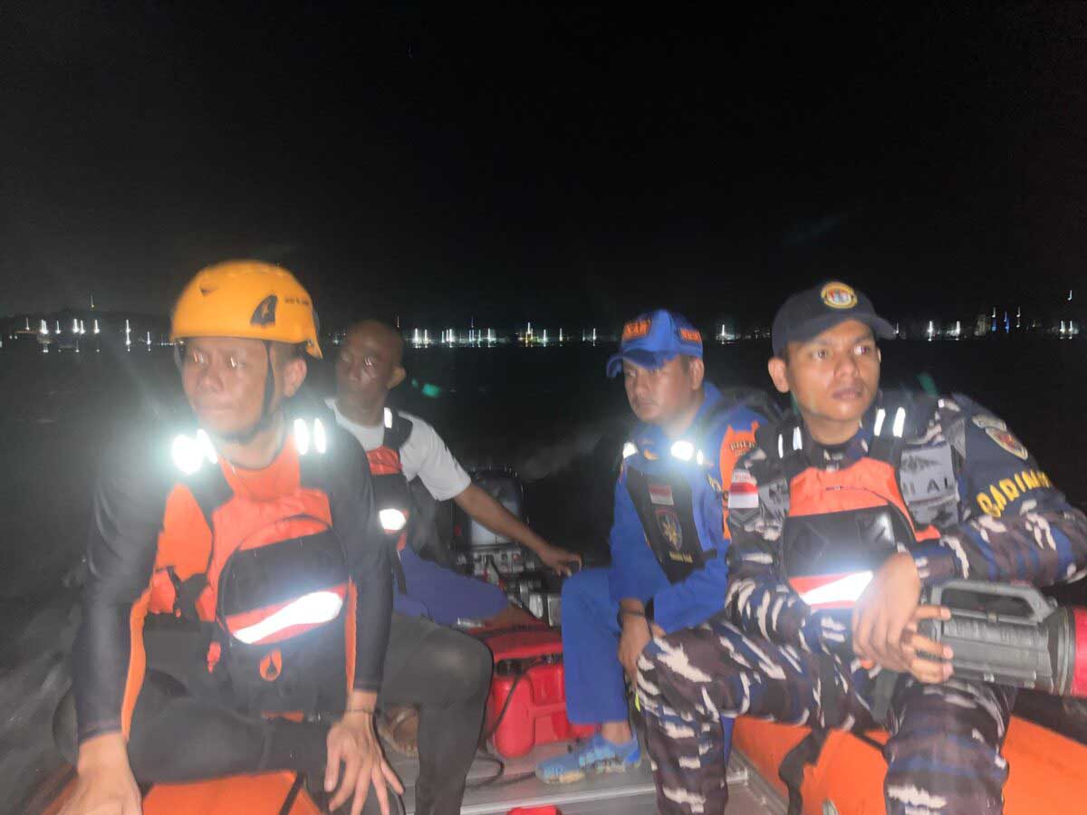 Dihantam Gelombang, Kapal Rombongan Sepak Bola Tenggelam di Selat Nenek Batam