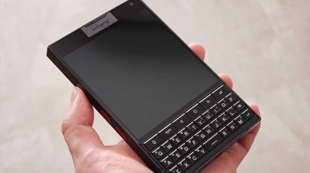Nostalgia BlackBerry Bangkit Lagi Lewat Ponsel Android dengan Keyboard Fisik