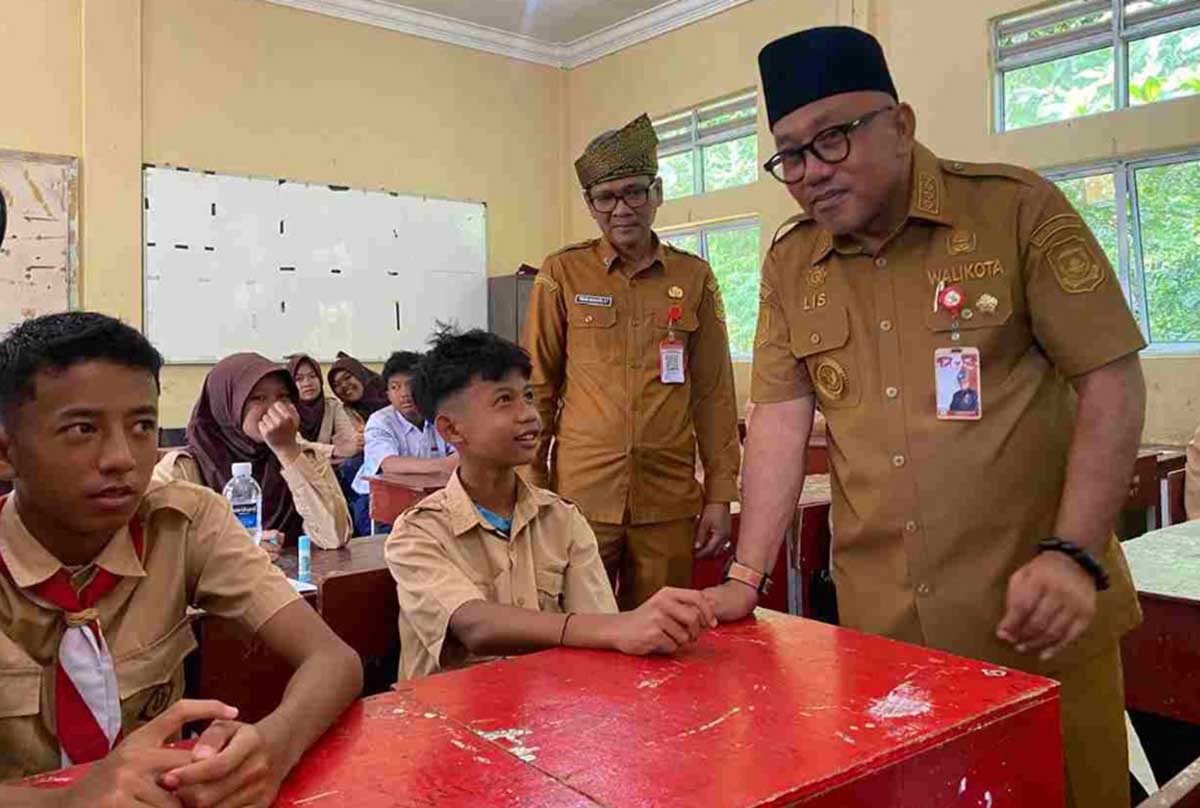 Pernah Jualan Es, Wali Kota Tanjungpinang Ajak Siswa Tak Takut untuk Sukses