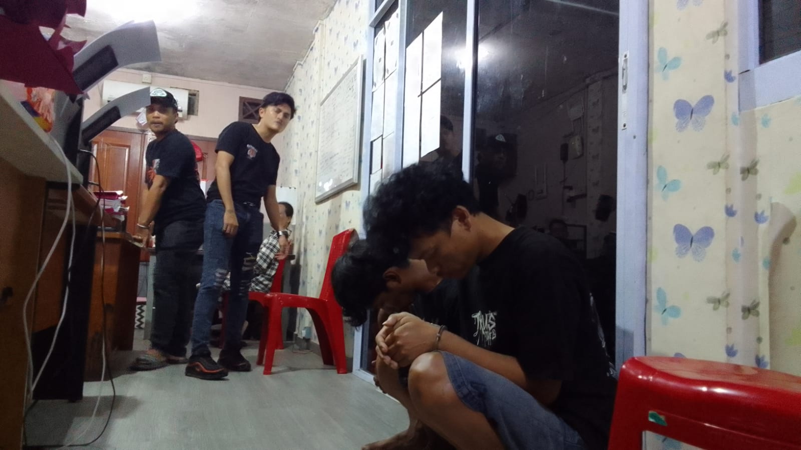 Bobol Toko Bangunan Demi Judi Online, Dua Pemuda Tanjungpinang Ditangkap Polisi