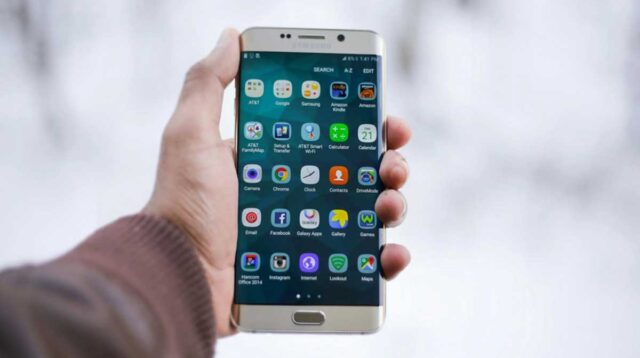 Bos Google Peringatkan Jangan Sembarangan Install Aplikasi di Luar Play Store