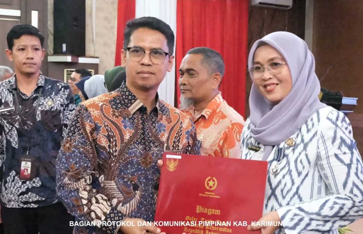 Bupati Karimun Apresiasi ASN Berprestasi, 149 Orang Terima Satyalancana