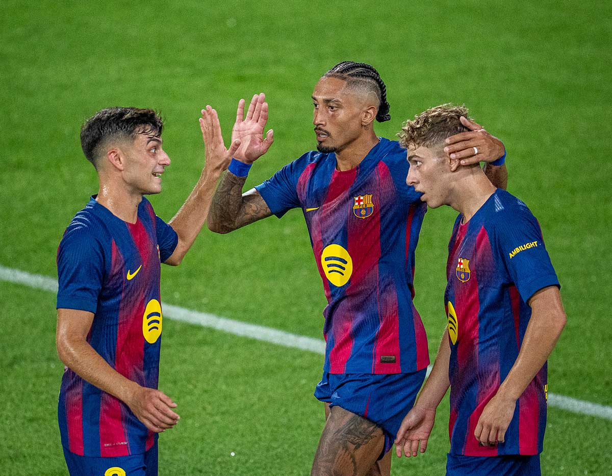 Barcelona Menang Telak 5-0 atas Como di Joan Gamper Trophy
