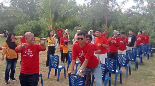 Warga RT 04/RW 07 Teluk Uma Gelar Pesta Rakyat HUT ke 80 RI