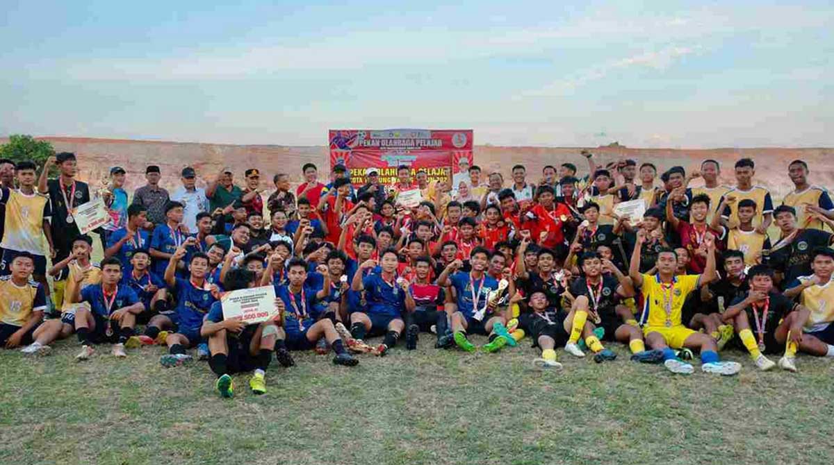 SMAN 4 Tanjungpinang Juara Sepak Bola di Popkot 2025