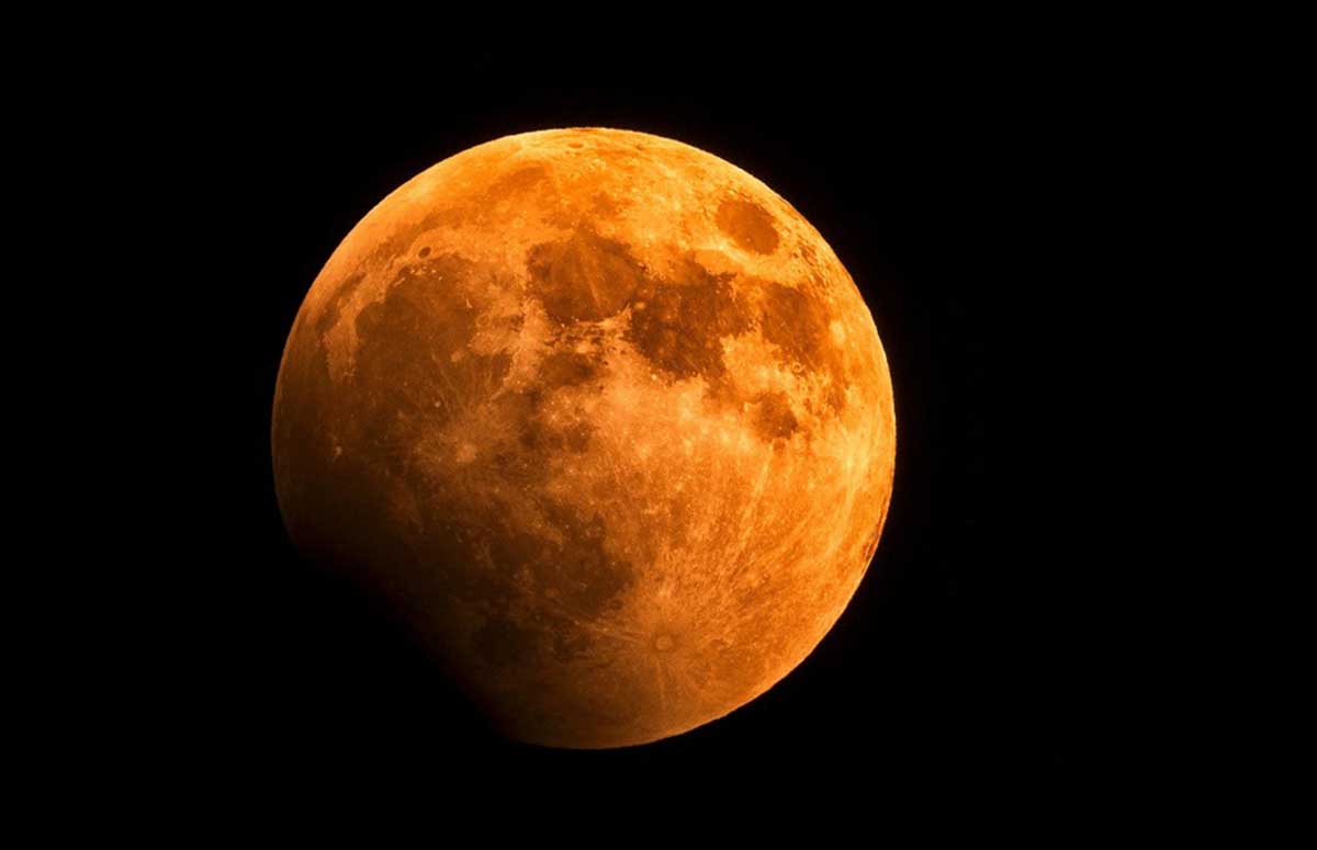 Gerhana Bulan Total Bisa Disaksikan Malam Ini, Cek Waktunya