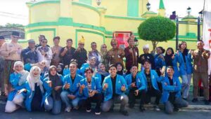 Wali Kota Tanjungpinang, Lis Darmansyah, meresmikan penggunaan QR Code di Situs Cagar Budaya Pulau Penyengat sekaligus menyerahkan buku tabungan Simpanan Pelajar (Simpel) dan menandatangani MoU EDC Agen Laku Pandai, di Balai Kelurahan Pulau Penyengat, Senin (22/9/2025).