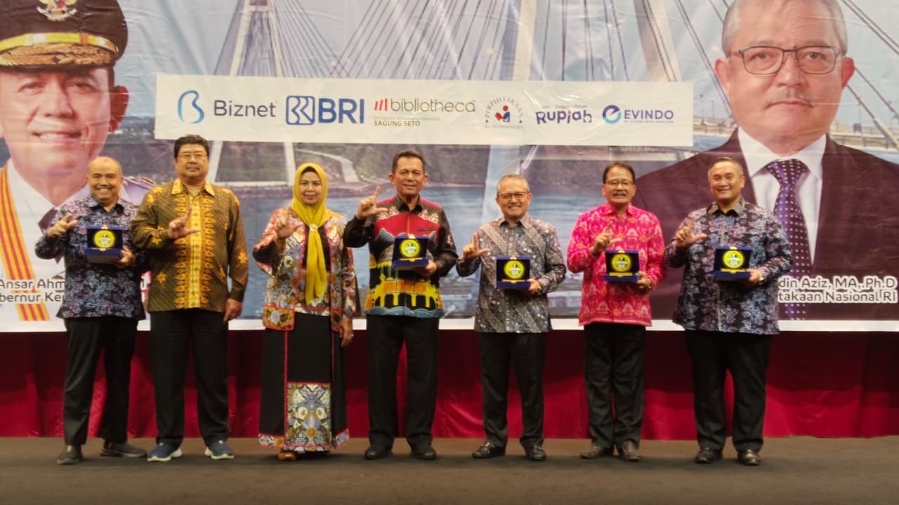 Gubernur Ansar Ajak Pustakawan Kepri Beradaptasi di Era Digital dan AI