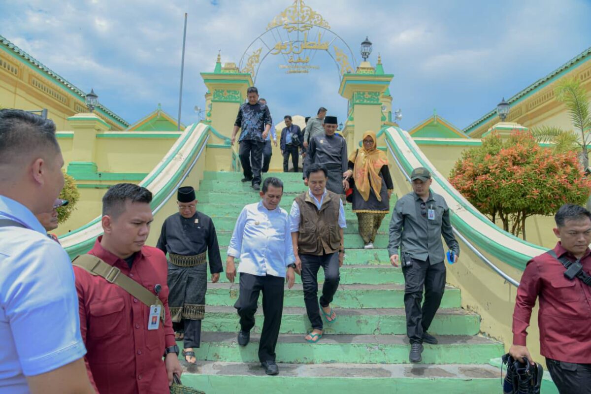 Menko Polhukam Yusril Ihza Mahendra Telusuri Jejak Leluhur di Pulau Penyengat