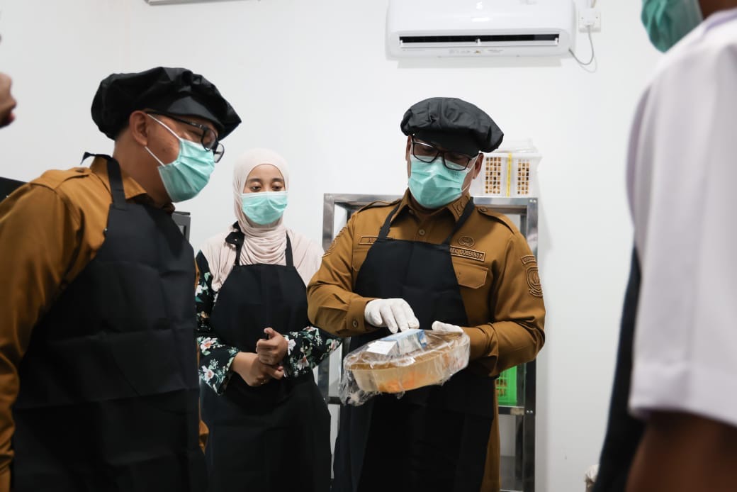 Wagub Nyanyang Tinjau Dapur Program Makan Bergizi Gratis di Tanjungpinang