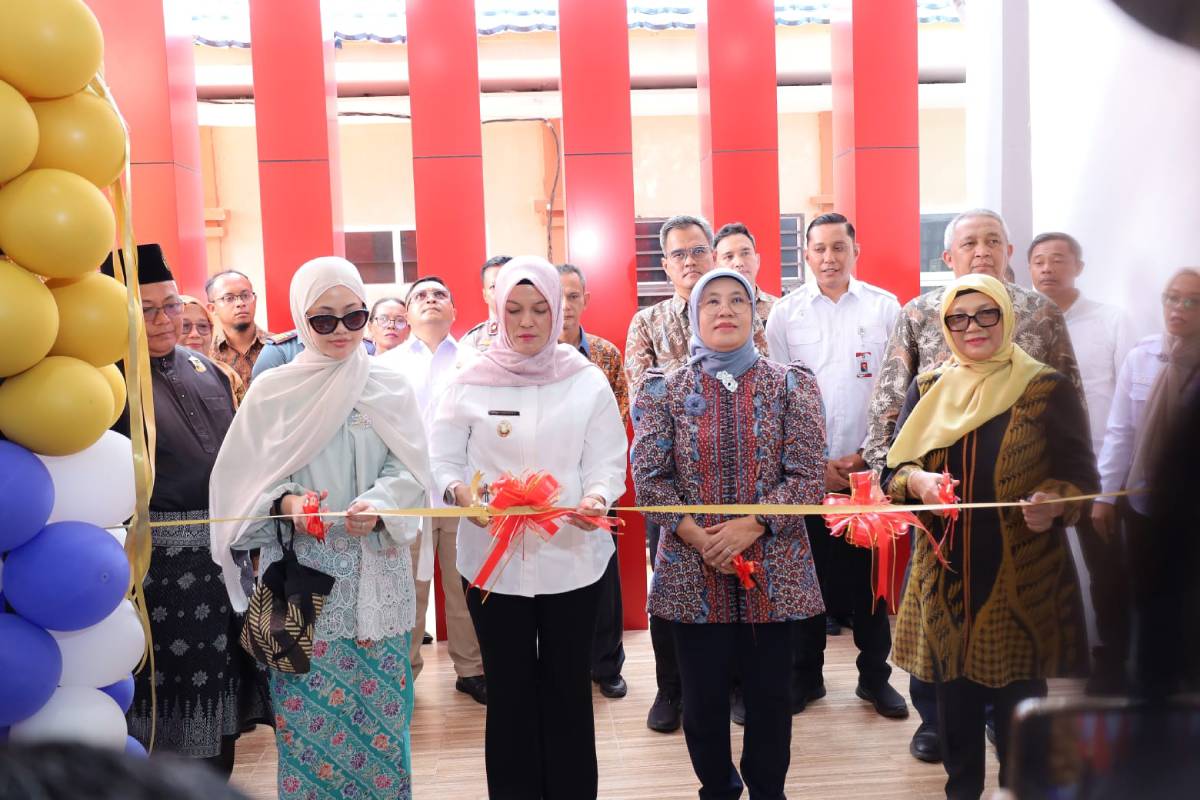 Dirjen IKM Resmikan Gedung Sentra Fashion Sri Kuala Lobam.